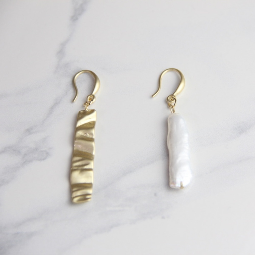 Asymmetrical Gold Metal Dangle Earring - Picture 2 of 3